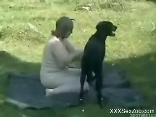 Black dog fucking a chubby-ass brunette mommy