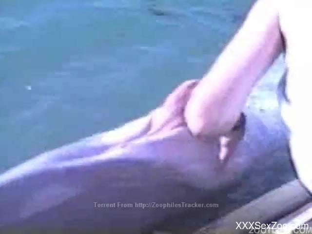 Awesome fisting in exotic bestiality(獣姦) movie with a passionate dolphin - XXXSexZoo.com