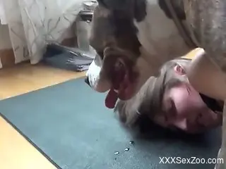 Young beauty moaning while fucking a sexy animal