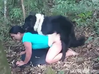 Curvy woman gets intimate with her dog in outdoor perversions